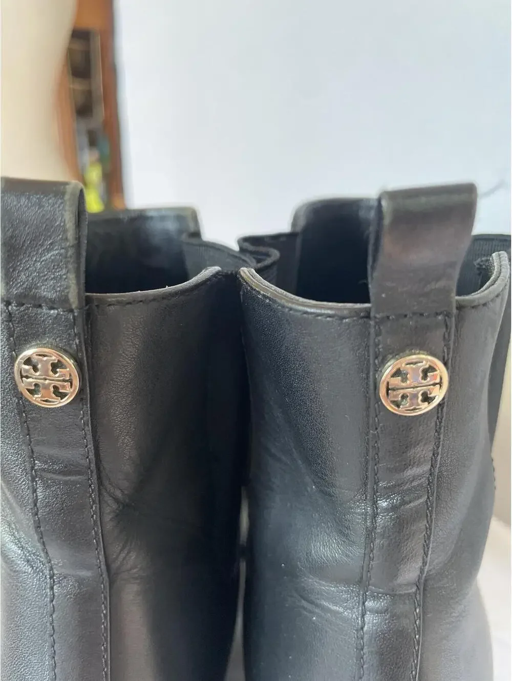 Tory Burch Chelsea Boots Women 8.5 Black Leather Ankle Booties Logo
